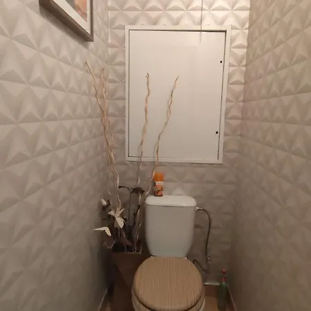 Sunny Entire 2br With Free Parking In Ruzinov, Apartment