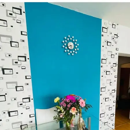 Apartment Sunny Entire 2br With Free Parking In Ruzinov, Bratislava