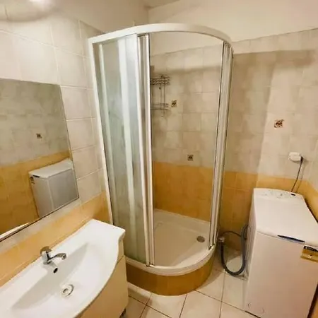 Sunny Entire 2br With Free Parking In Ruzinov, * Bratislava