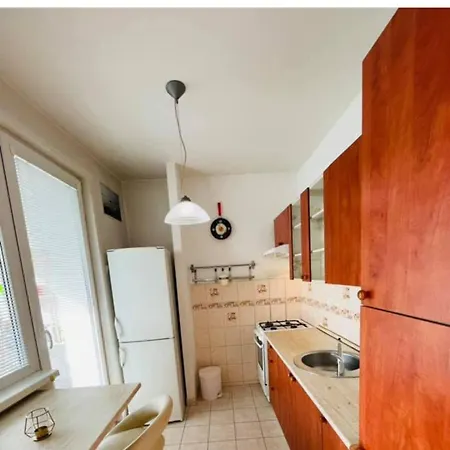 Apartment Sunny Entire 2br With Free Parking In Ruzinov,