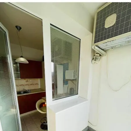 Sunny Entire 2br With Free Parking In Ruzinov,