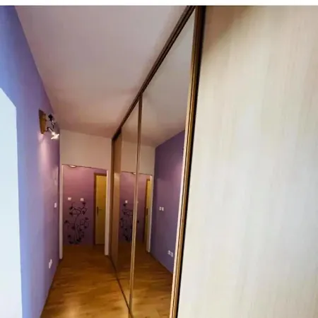 Sunny Entire 2br With Free Parking In Ruzinov, Apartment